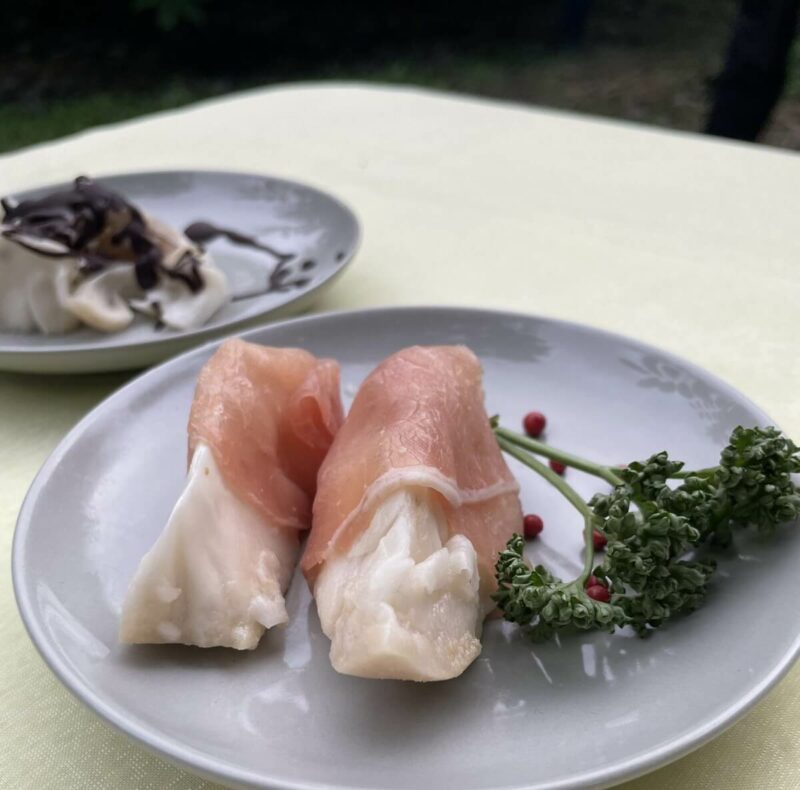 アテモヤの生ハム巻き