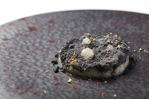 DINING OUT RYUKYU-URUMA with LEXUSで提供された中村果樹園アテモヤのスイーツ写真2